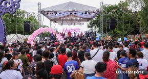 Mega Concierto en la Avenida de Bolívar a Chávez en saludo al 45/19