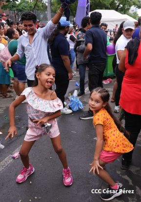 Mega Concierto en la Avenida de Bolívar a Chávez en saludo al 45/19