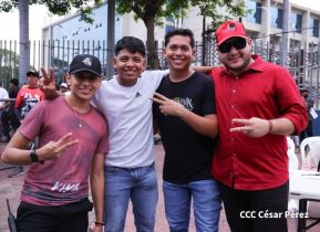 Mega Concierto en la Avenida de Bolívar a Chávez en saludo al 45/19