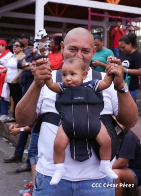 Mega Concierto en la Avenida de Bolívar a Chávez en saludo al 45/19
