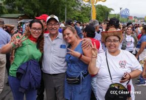 Mega Concierto en la Avenida de Bolívar a Chávez en saludo al 45/19