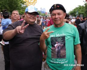 Mega Concierto en la Avenida de Bolívar a Chávez en saludo al 45/19