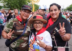 Mega Concierto en la Avenida de Bolívar a Chávez en saludo al 45/19