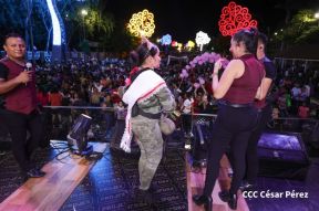 Mega Concierto en la Avenida de Bolívar a Chávez en saludo al 45/19