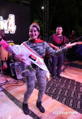 Mega Concierto en la Avenida de Bolívar a Chávez en saludo al 45/19