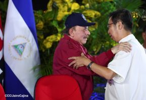 Entrega flota de buses de 250 a transportistas de Managua