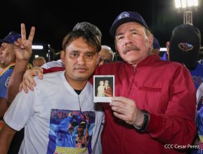 Entrega flota de buses de 250 a transportistas de Managua