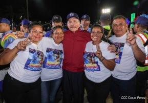 Entrega flota de buses de 250 a transportistas de Managua