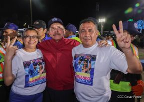 Entrega flota de buses de 250 a transportistas de Managua
