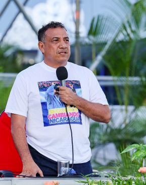 Entrega flota de buses de 250 a transportistas de Managua