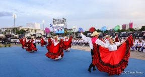 Entrega flota de buses de 250 a transportistas de Managua