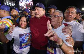 Entrega flota de buses de 250 a transportistas de Managua