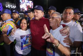 Entrega flota de buses de 250 a transportistas de Managua