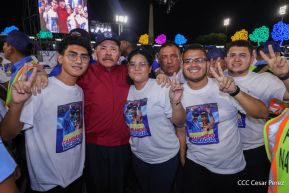 Entrega flota de buses de 250 a transportistas de Managua