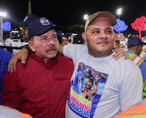 Entrega flota de buses de 250 a transportistas de Managua