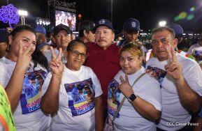 Entrega flota de buses de 250 a transportistas de Managua