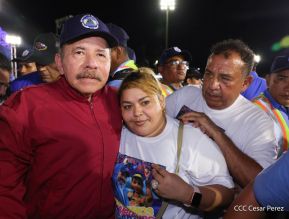 Entrega flota de buses de 250 a transportistas de Managua