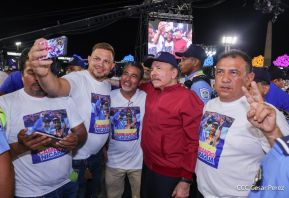 Entrega flota de buses de 250 a transportistas de Managua
