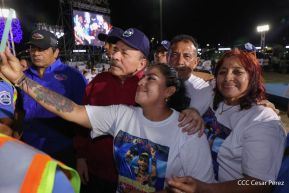Entrega flota de buses de 250 a transportistas de Managua