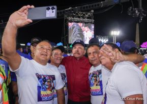Entrega flota de buses de 250 a transportistas de Managua