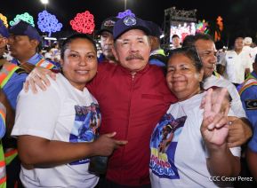 Entrega flota de buses de 250 a transportistas de Managua