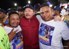 Entrega flota de buses de 250 a transportistas de Managua