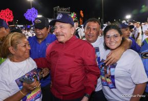 Entrega flota de buses de 250 a transportistas de Managua