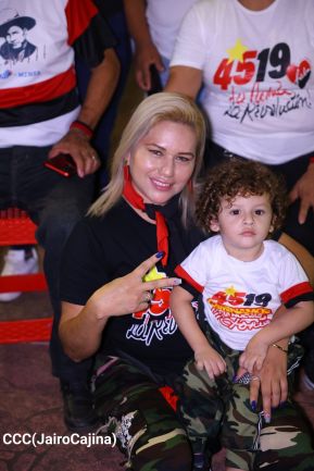 Celebran Vigilia en recibimiento y saludo al 45/19 en la Avenida de Bolívar a Chávez en Managua