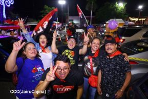 Celebran Vigilia en recibimiento y saludo al 45/19 en la Avenida de Bolívar a Chávez en Managua