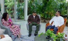 Presidente Daniel y Compañera Rosario en encuentro con el Canciller de Venezuela, Yván Gil