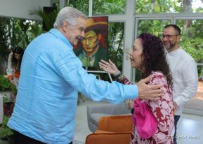 Presidente Daniel y Compañera Rosario en encuentro con el Canciller de Venezuela, Yván Gil