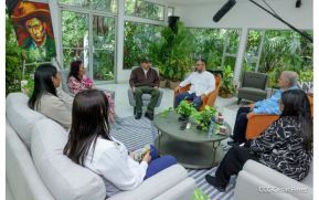 Presidente Daniel y Compañera Rosario en encuentro con el Canciller de Venezuela, Yván Gil