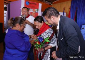 Heroína palestina Leila Khaled de visita en Nicaragua