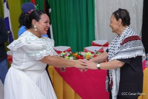 Heroína palestina Leila Khaled de visita en Nicaragua