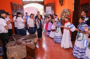 Heroína palestina Leila Khaled de visita en Nicaragua