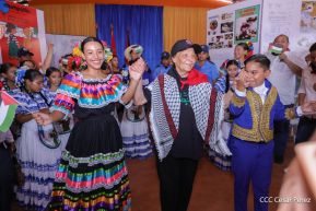 Heroína palestina Leila Khaled de visita en Nicaragua