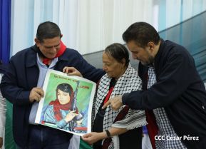 Heroína palestina Leila Khaled de visita en Nicaragua
