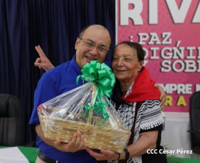Heroína palestina Leila Khaled de visita en Nicaragua