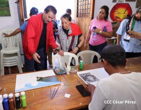 Heroína palestina Leila Khaled de visita en Nicaragua