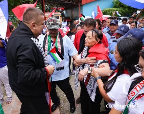 Heroína palestina Leila Khaled de visita en Nicaragua