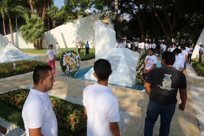 Una Flor para Tomás