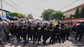 Feligreses acompañan a Santo Domingo de Guzmán rumbo a su morada en Las Sierritas