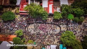 Feligreses acompañan a Santo Domingo de Guzmán rumbo a su morada en Las Sierritas