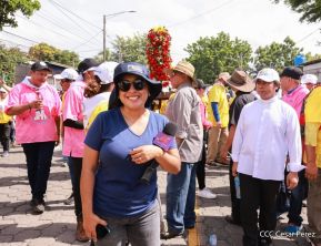 Feligreses acompañan a Santo Domingo de Guzmán rumbo a su morada en Las Sierritas