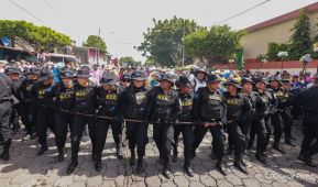 Feligreses acompañan a Santo Domingo de Guzmán rumbo a su morada en Las Sierritas