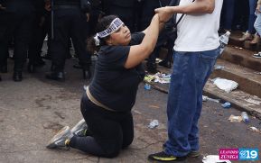 Feligreses acompañan a Santo Domingo de Guzmán rumbo a su morada en Las Sierritas