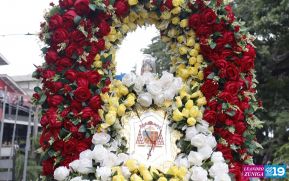 Feligreses acompañan a Santo Domingo de Guzmán rumbo a su morada en Las Sierritas