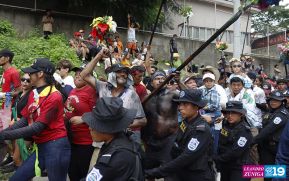 Feligreses acompañan a Santo Domingo de Guzmán rumbo a su morada en Las Sierritas