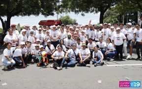 Feligreses acompañan a Santo Domingo de Guzmán rumbo a su morada en Las Sierritas