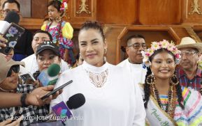 Feligreses acompañan a Santo Domingo de Guzmán rumbo a su morada en Las Sierritas